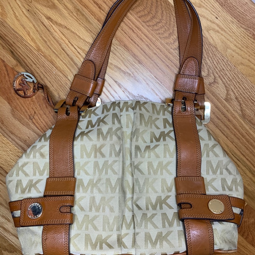 Michael Kors 35F3GHNT3J  BEIGE / LUGGAGE GRAB BAG - Picture 3 of 8